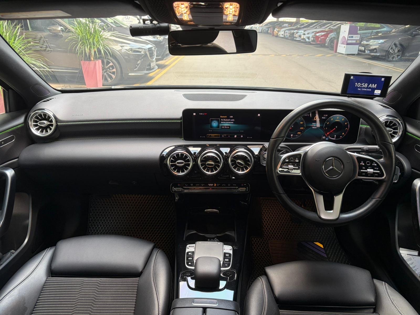 Mercedes-Benz A180 SE photo 6